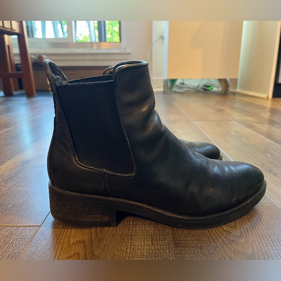 The Wishbone collection leather Chelsea boot - Picture 2 of 6